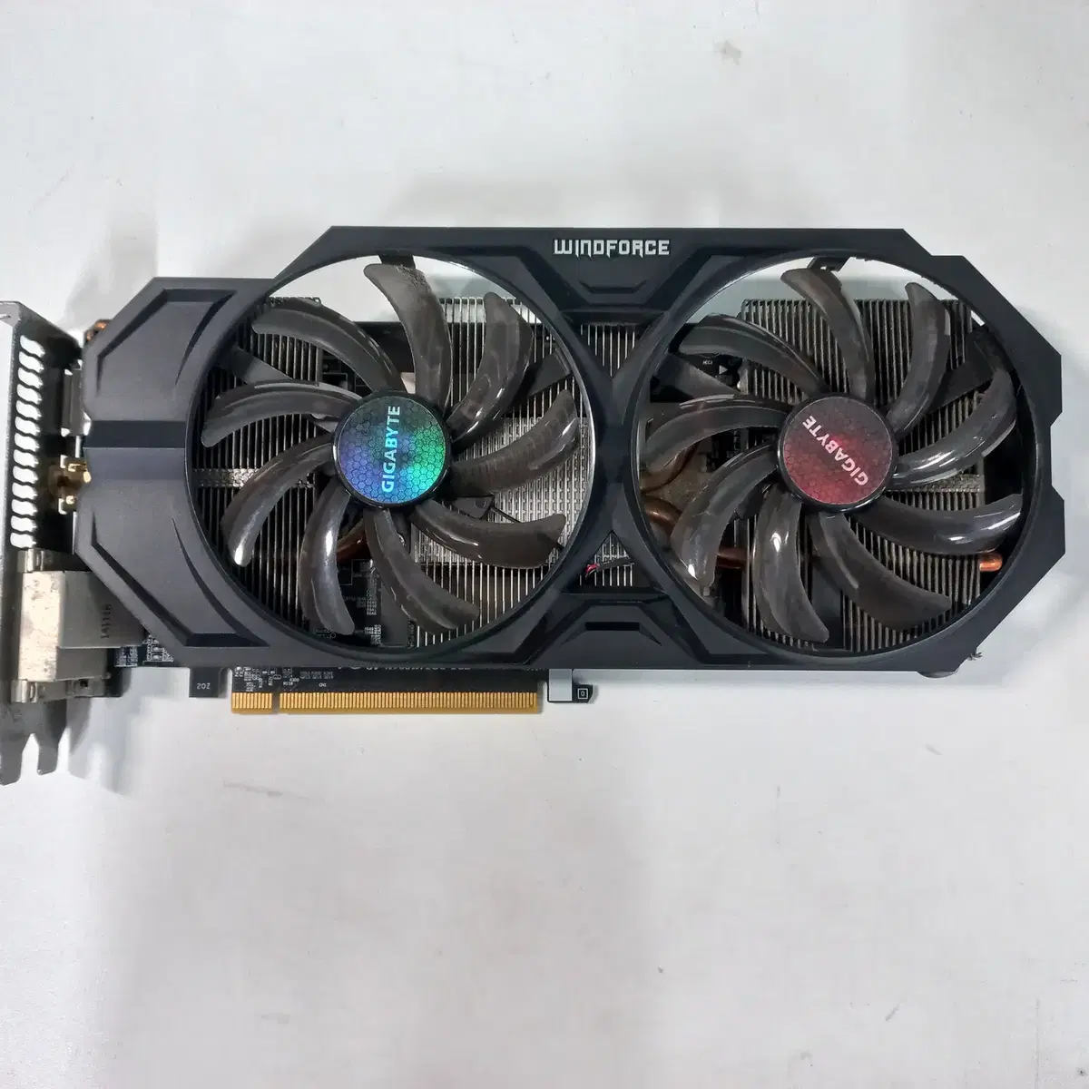 기가바이트 지포스 GTX760 D5 2GB