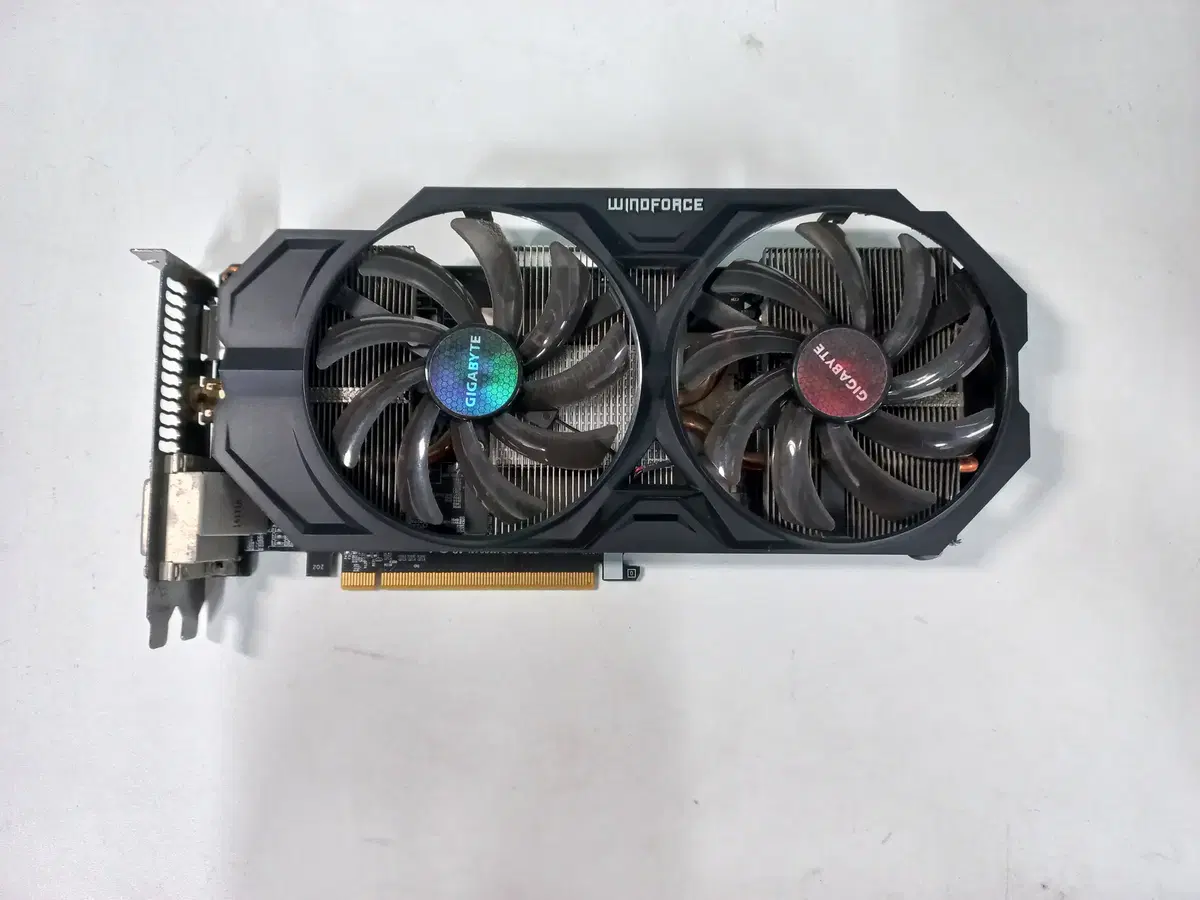 기가바이트 지포스 GTX760 D5 2GB