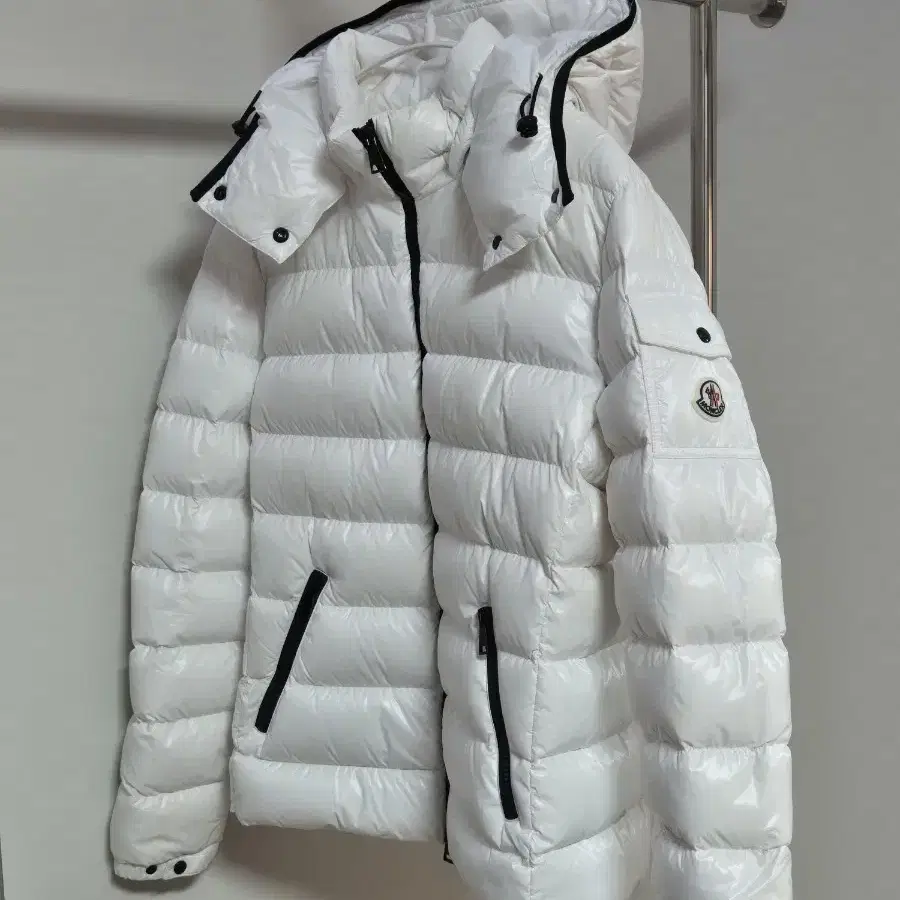 [Moncler]몽클레르 패딩(화이트,3사이즈,55~66사이즈)