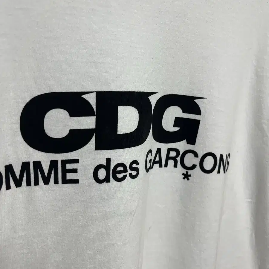 꼼데가르송 CDG 화이트 반팔 티셔츠