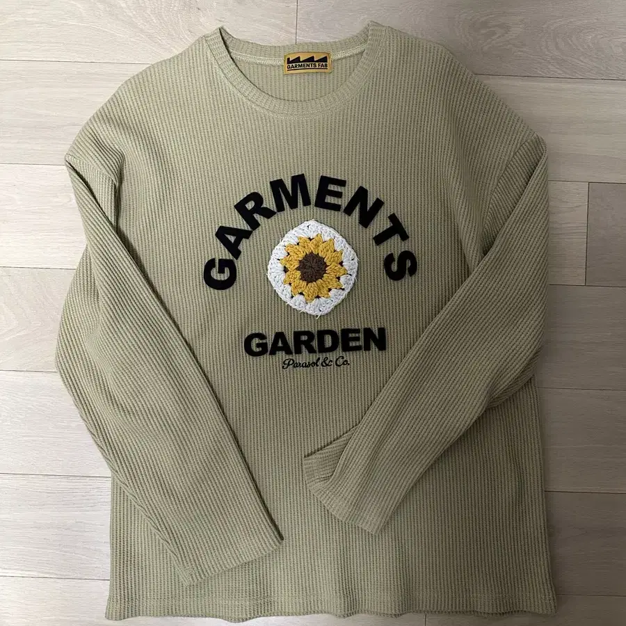 가먼츠팹( garments fab ) 플라워 손뜨개 와플 티셔츠