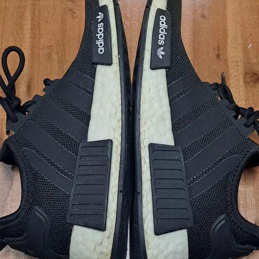 아디다스 NMD R1 리파인드 화이트 H02333(230)