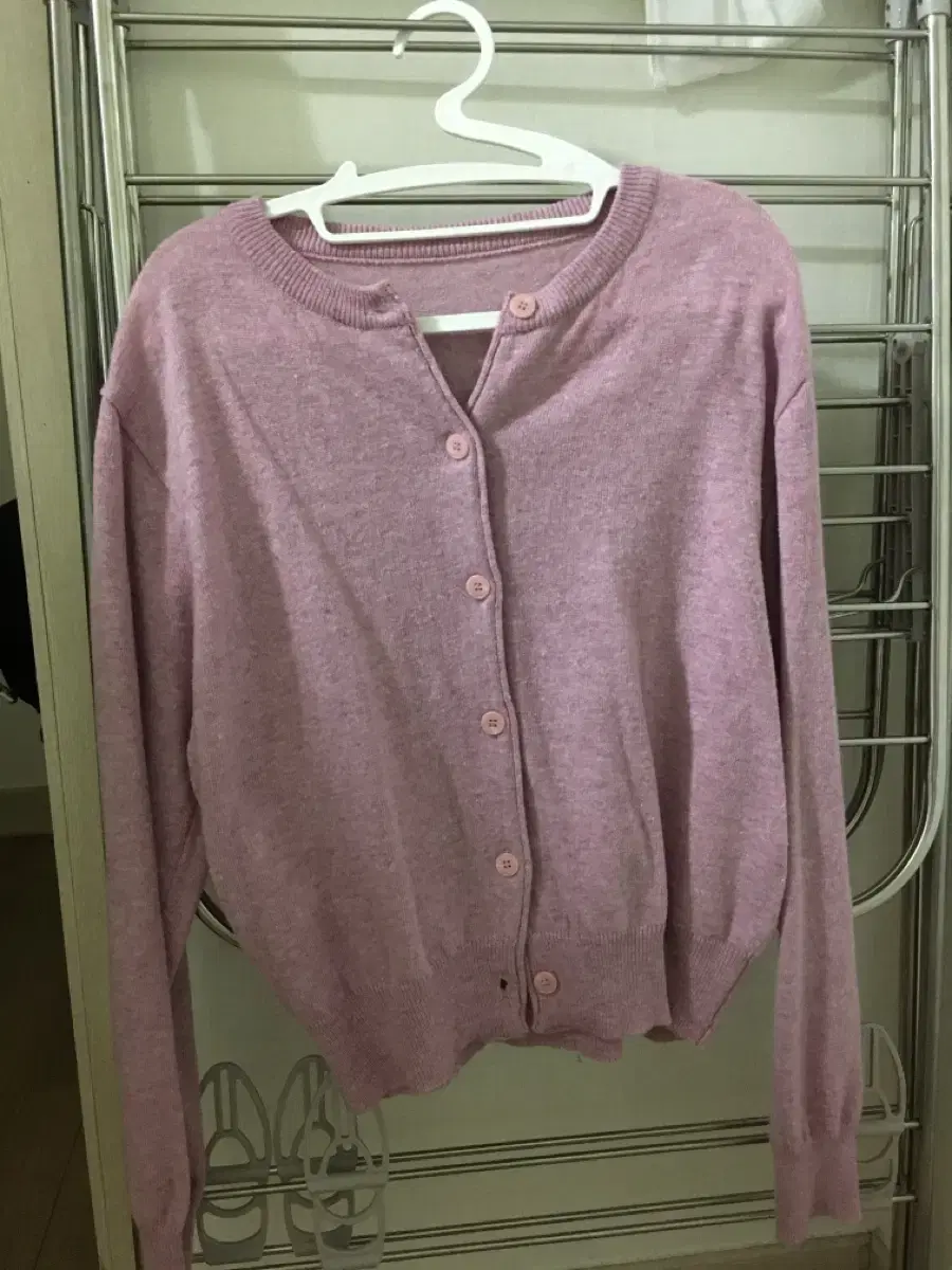 Women's knit cool-tone pink