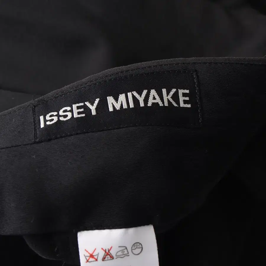 Issey Miyake 이세이미야케 핀턱 슬렉스