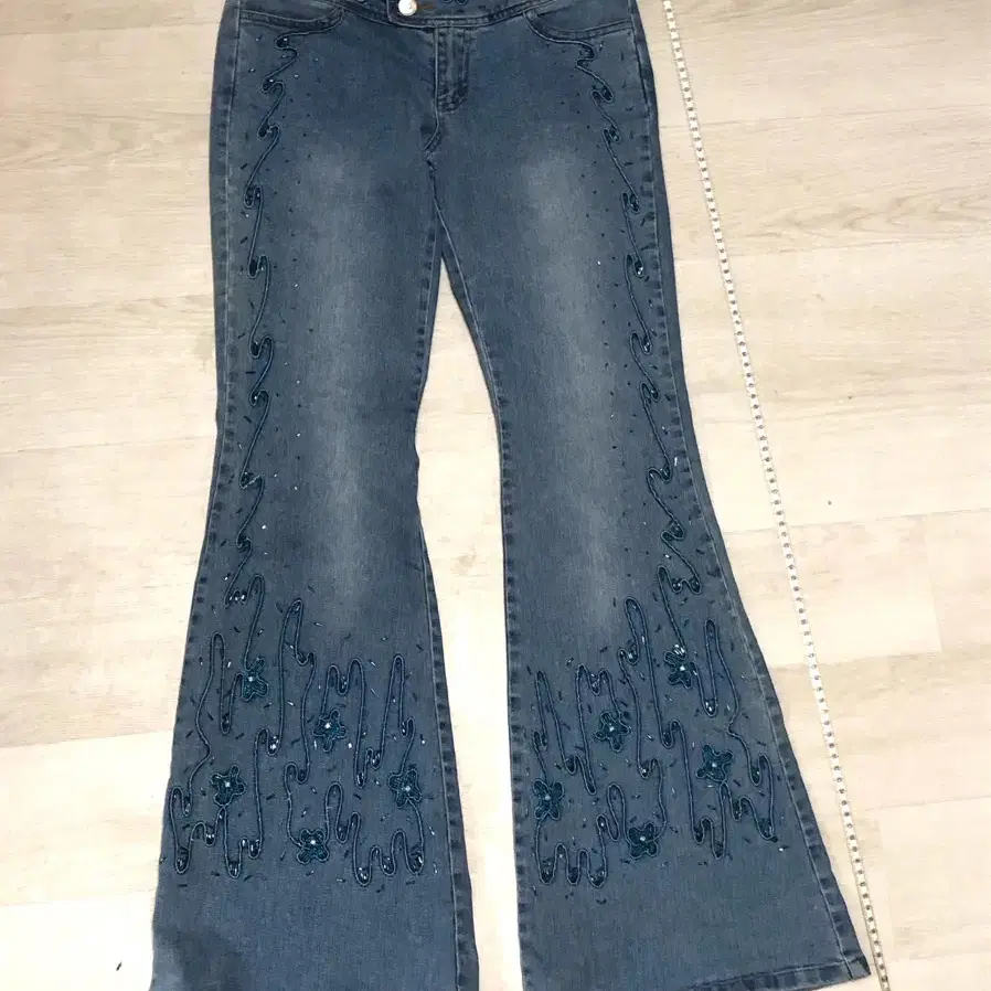 Flare jean beads embroidery denim