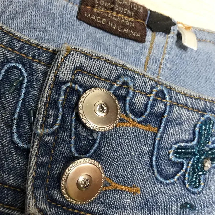 Flare jean beads embroidery denim