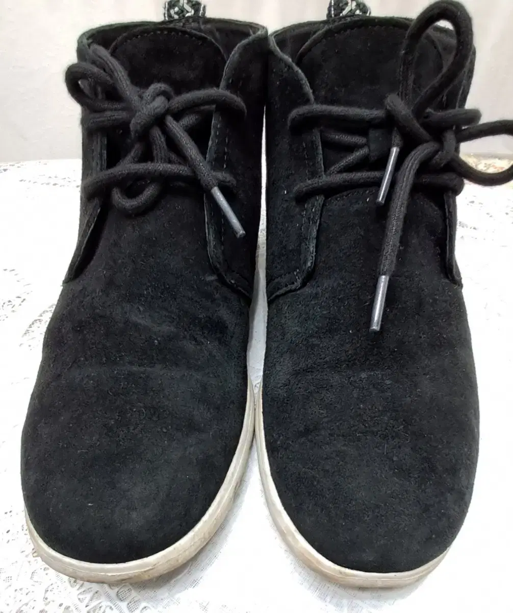 UGG  쎄무 스니커즈 270