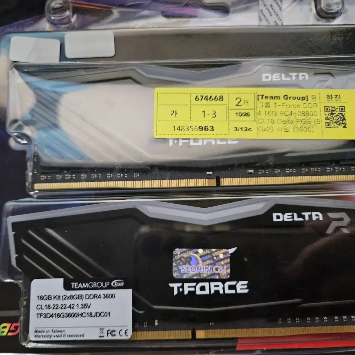 T-Force DDR4 PC-28800 CL18 Delta RGB 블랙