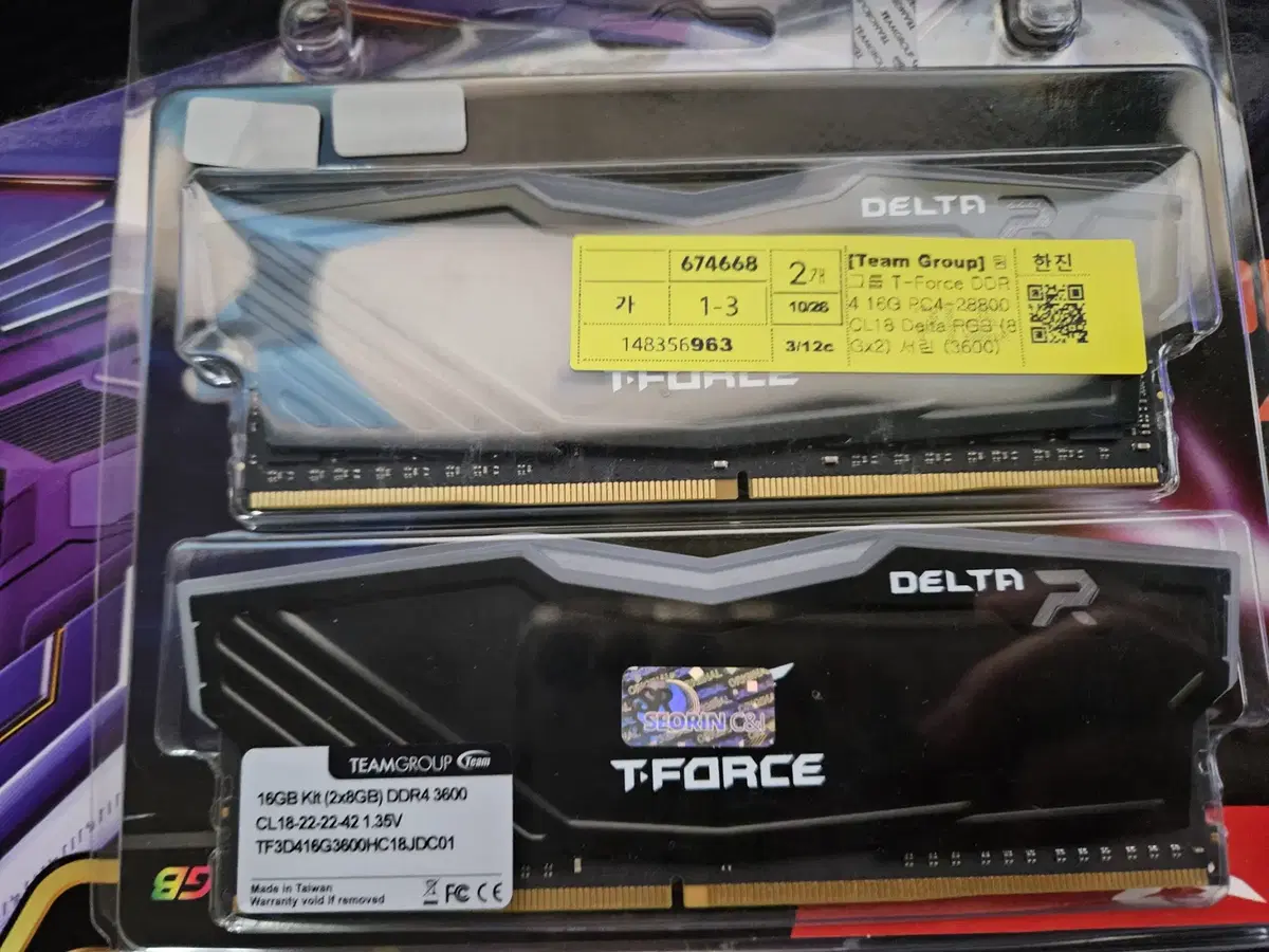 T-Force DDR4 PC-28800 CL18 Delta RGB 블랙