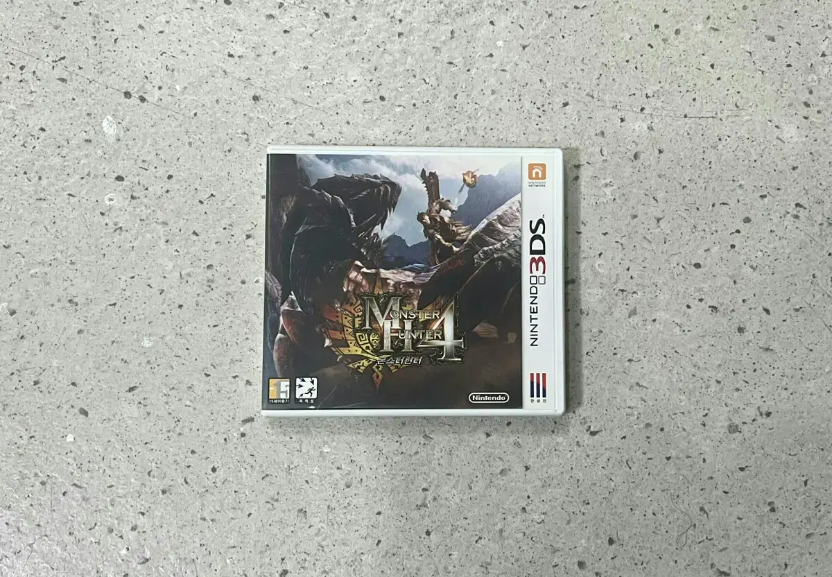 닌텐도 3DS 몬스터헌터4  판매합니다