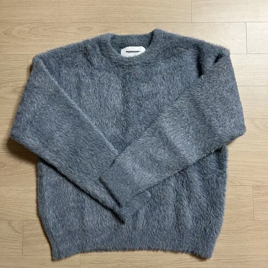 노메뉴얼 CROPPED HAIRY KNIT - MARINA (M)