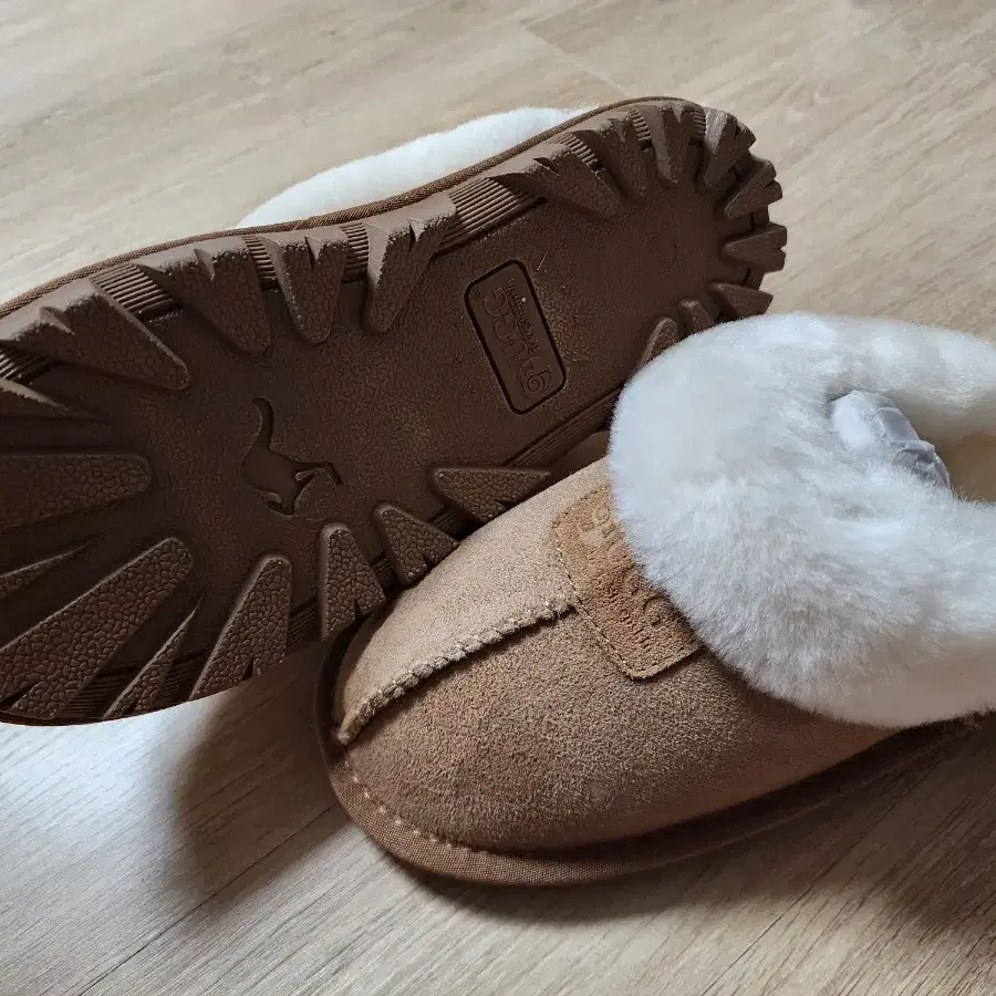 호주 어그 UGG 슬리퍼 체스트넛 색상 EU39 약 245mm