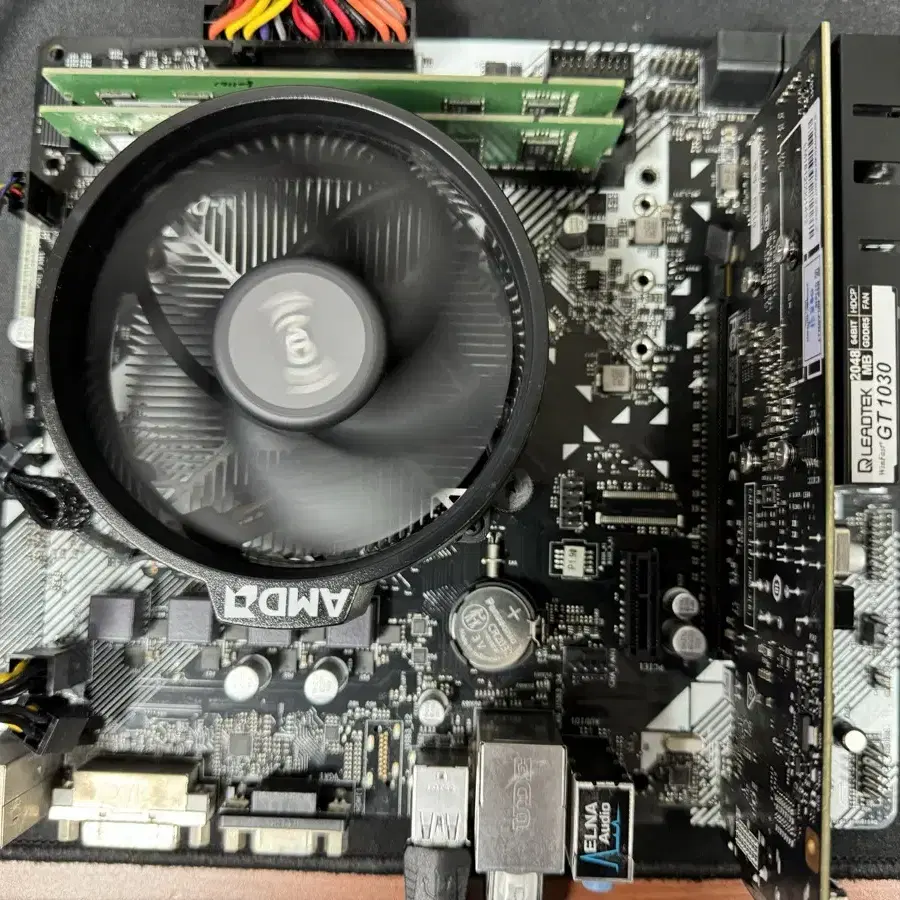 Asrock A320M-DVS 2400G 세트