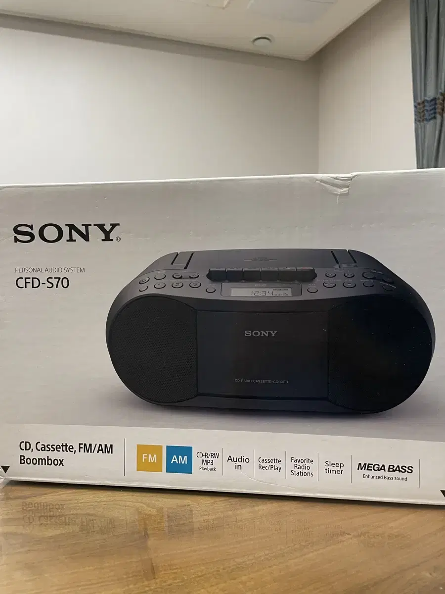 I am selling a Sony CD player cassette CFD-s70.