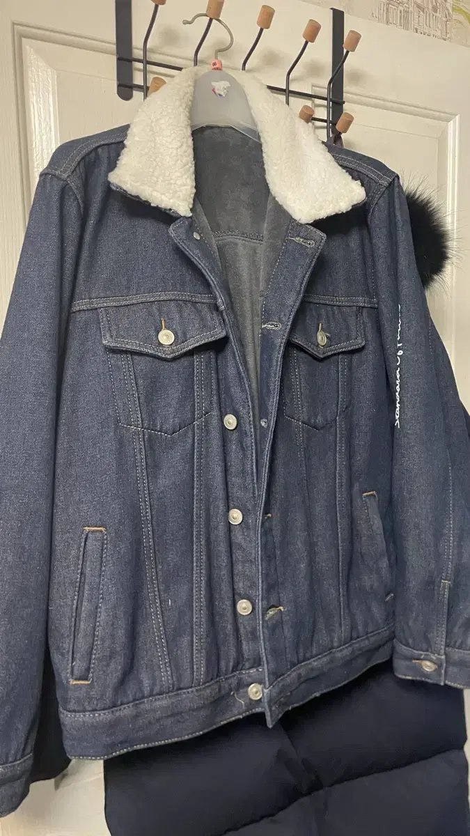 Men's jean jacket size 95