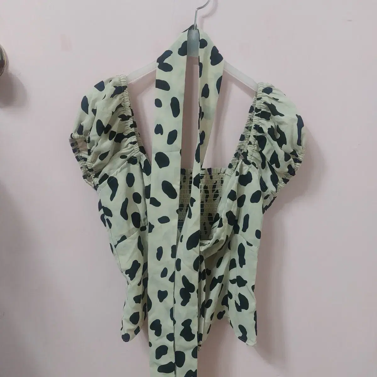 루루서울 크롭 탑 초커 블라우스 Dalmatian Scarf Top