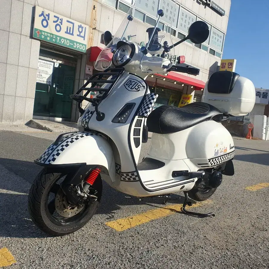 베스파 GTS300슈퍼 아크라포빅구변차랑