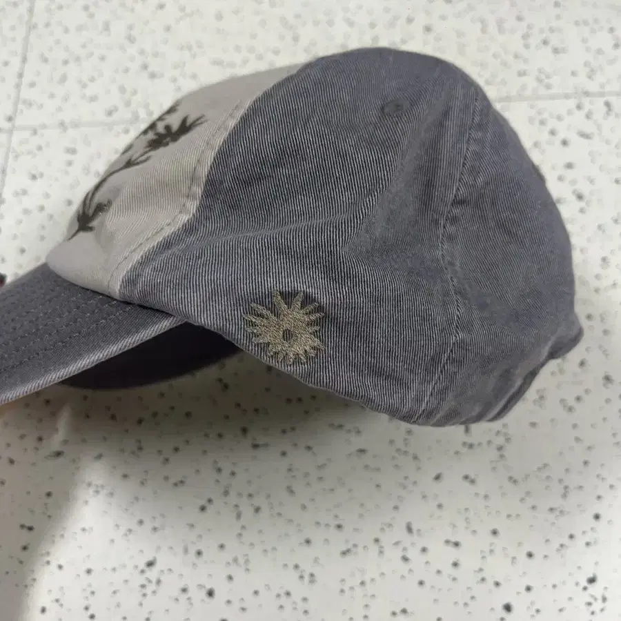 더콜디스트모먼트 TCM dead flower cap (charcoal)