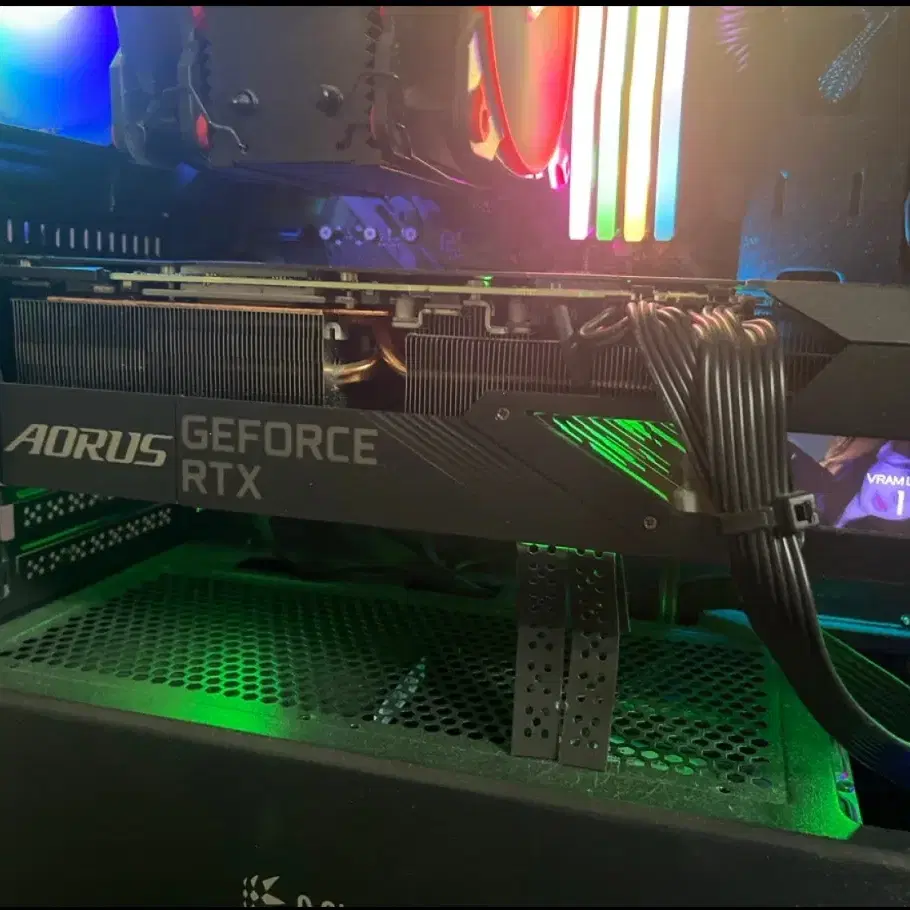 Aorus gtx 3090 master 24g 그래픽카드 팝니다