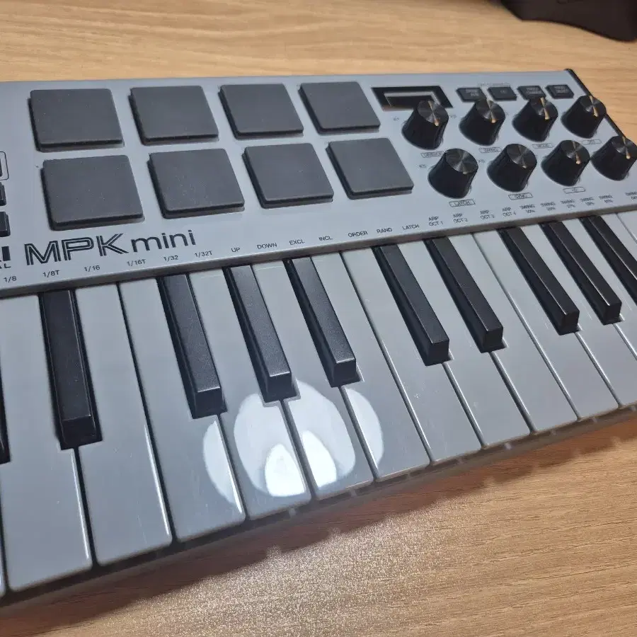 AKAI MPK mini 마스터 키보드