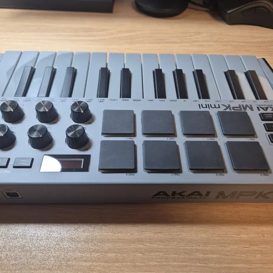 AKAI MPK mini 마스터 키보드