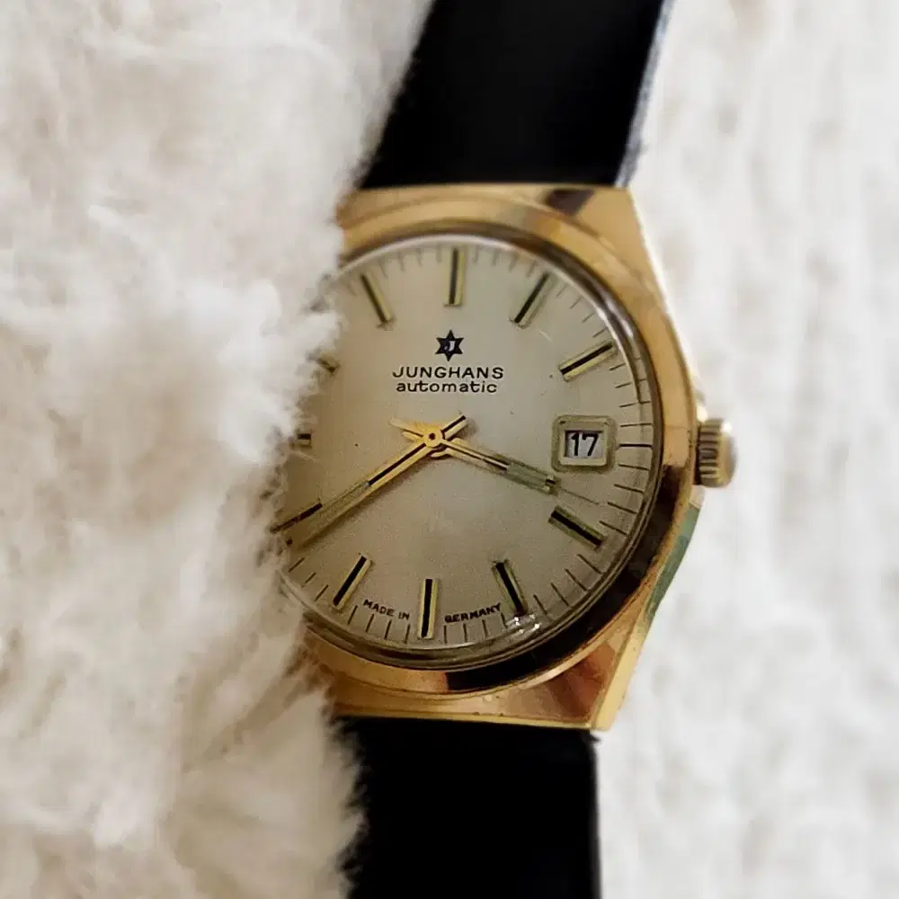 # 176 )  JUNGHANS  MADE GERMANY