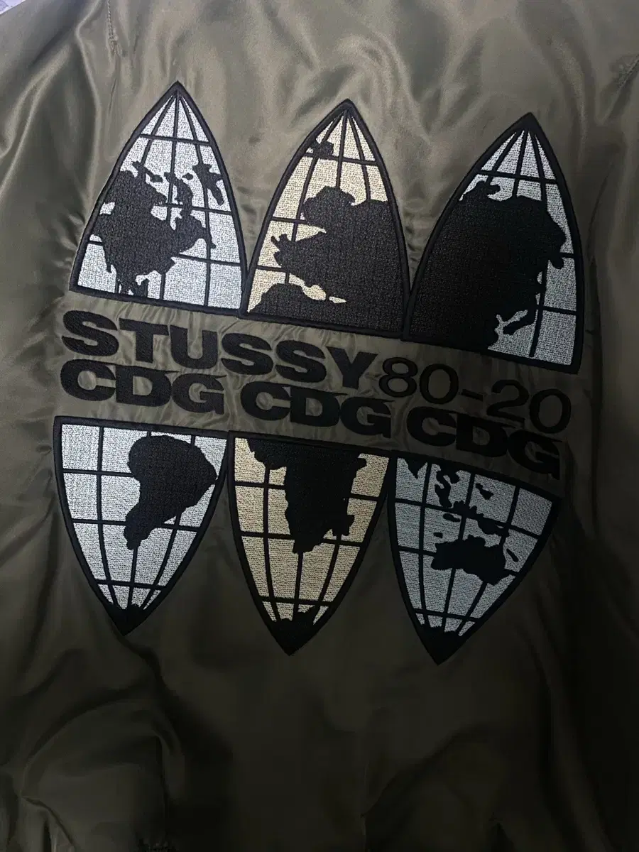 Stussy CDG ma1 Mayone is wearing size M