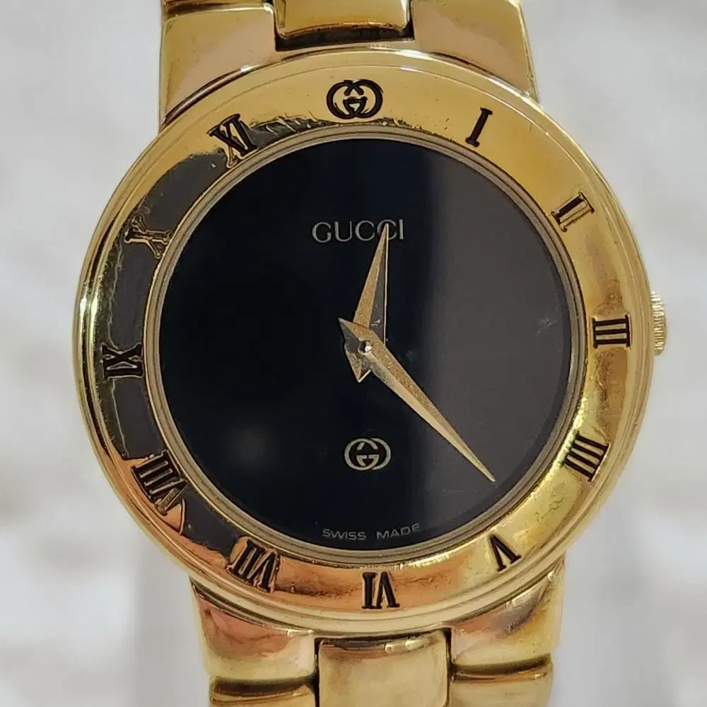 # 232 )  GUCCI  3300L