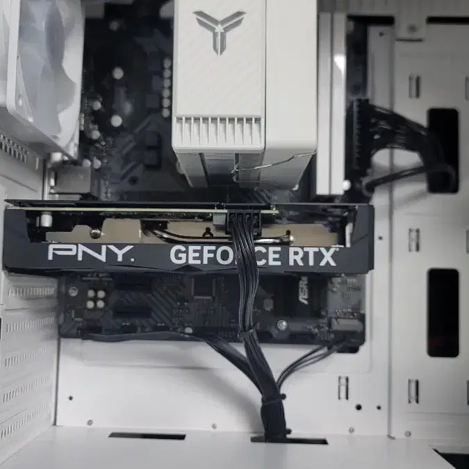 라이젠 9600x, rtx4060, 램 32기가 컴퓨터 본체