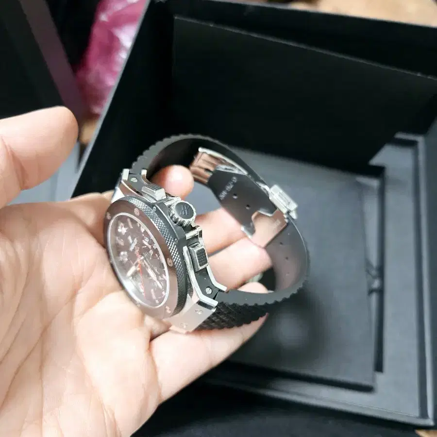 위블로 빅뱅 카본세라믹 44mm