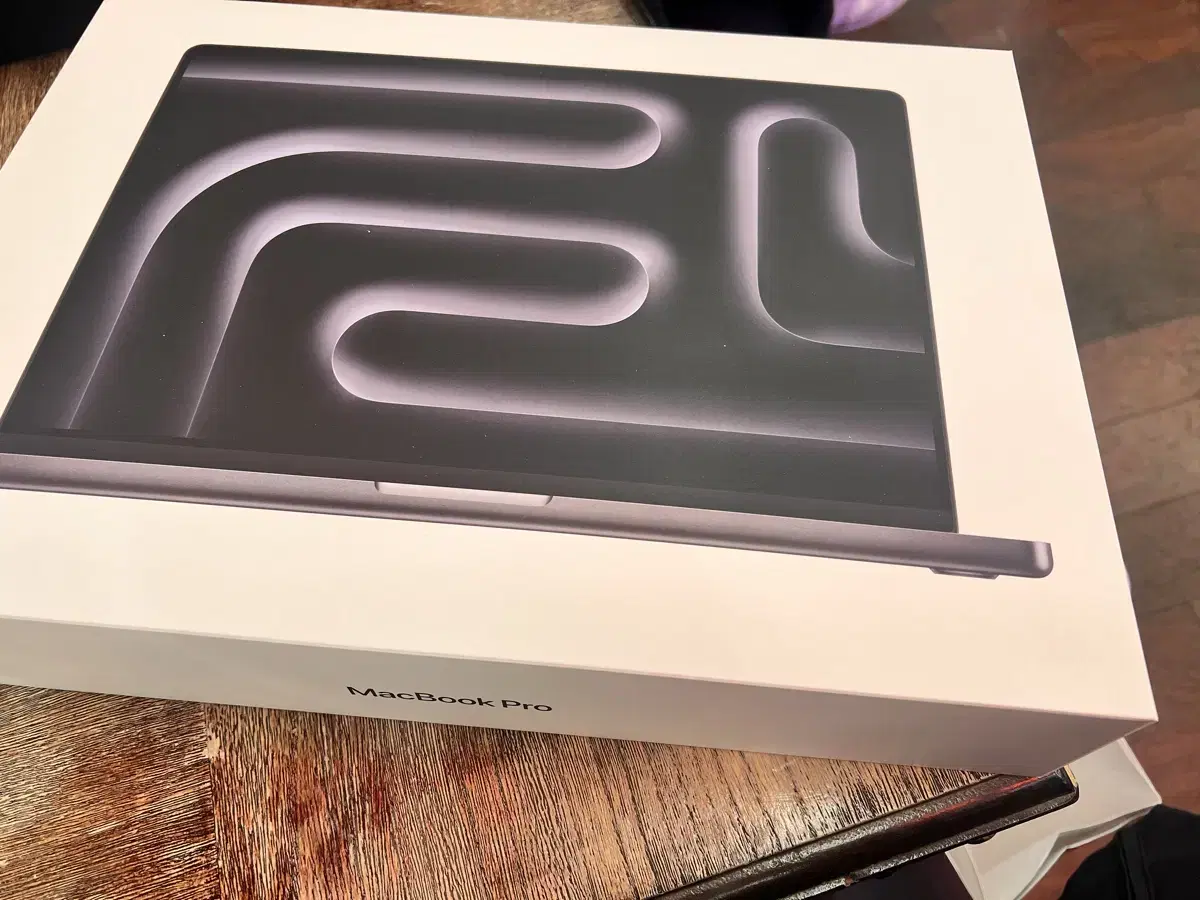 Unsealed New Macbook Pro M4 MAX 16 inch High End Sell Cheap