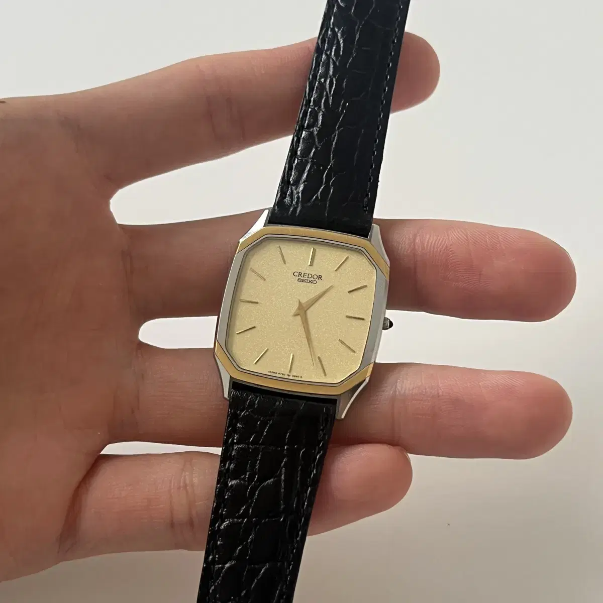 세이코 크레도르-80s 18k gold line square quartz