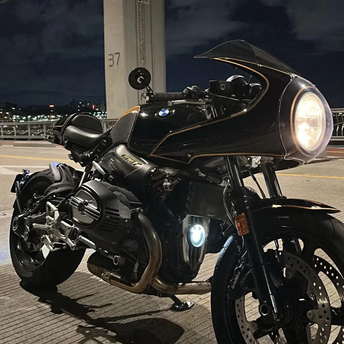 BMW r9t 레이서 알나인티 풀튜닝(급처, 튜닝비만 받겠습니다)