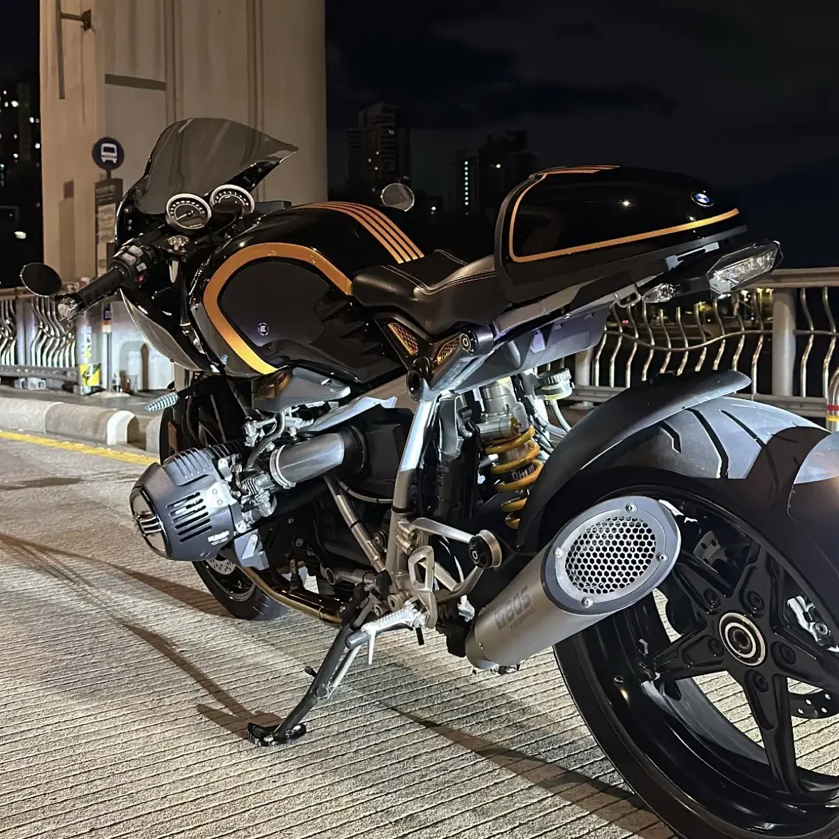 BMW r9t 레이서 알나인티 풀튜닝(급처, 튜닝비만 받겠습니다)