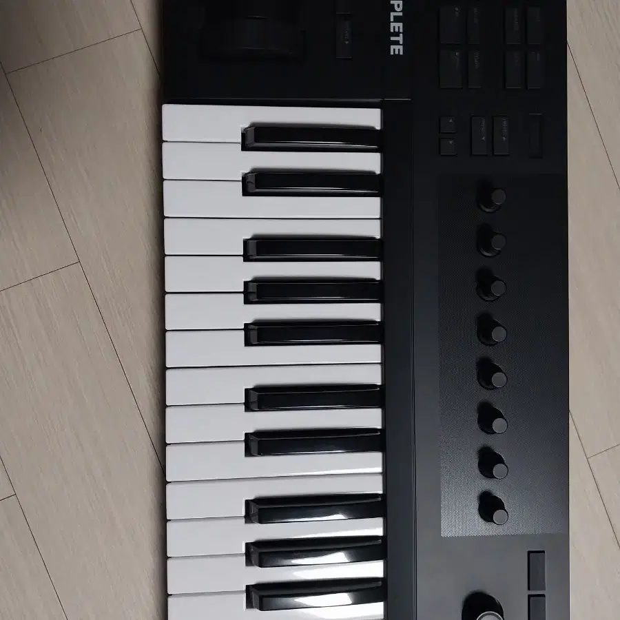 NI KOMPLETE KONTROL M32 미니 25