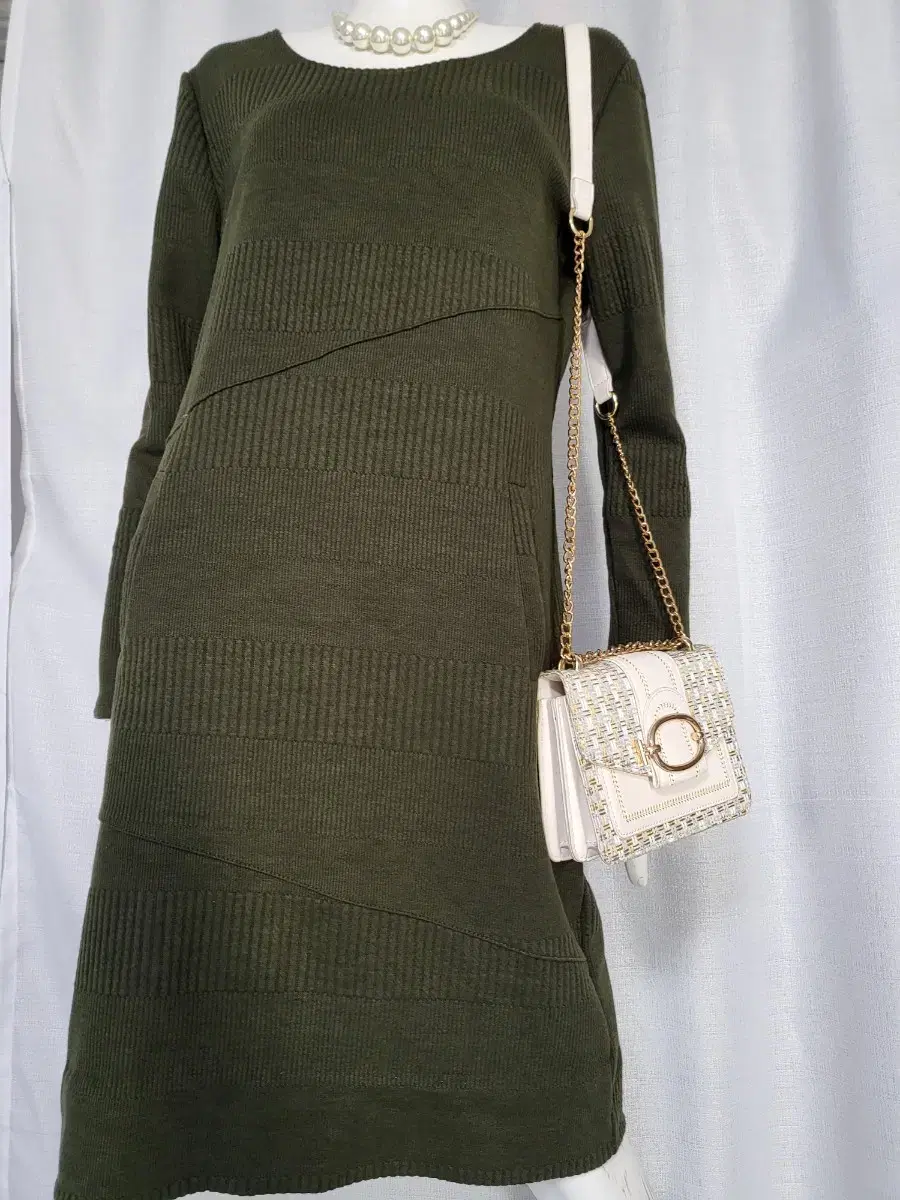 Khaki knit ONEPIECE..return 47-51 length 93