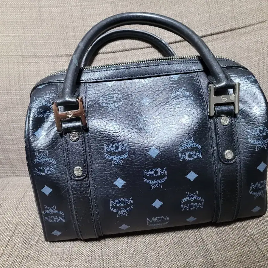 정품 mcm 토트백