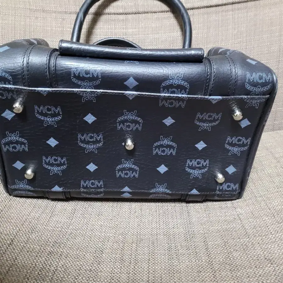 정품 mcm 토트백