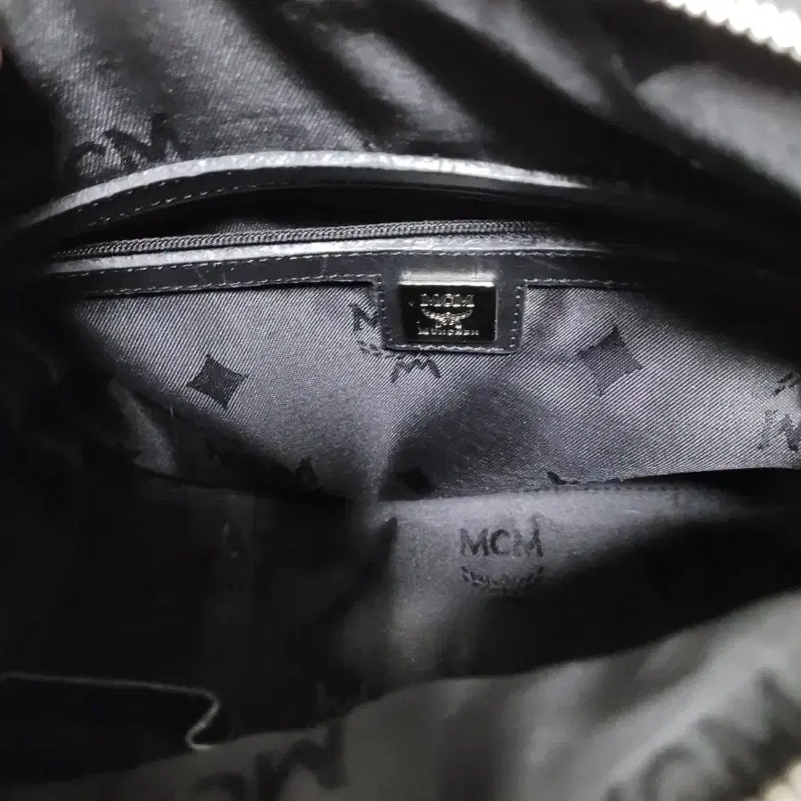 정품 mcm 토트백