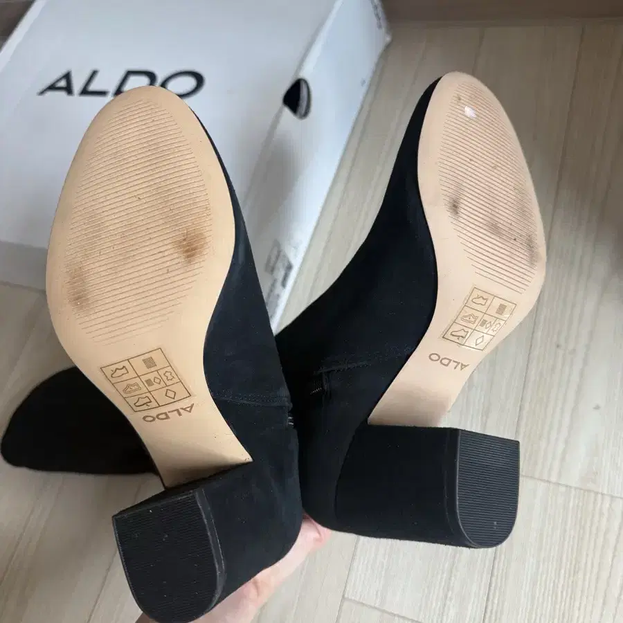 알도 aldo 스웨이드 부츠 7 (새상품)