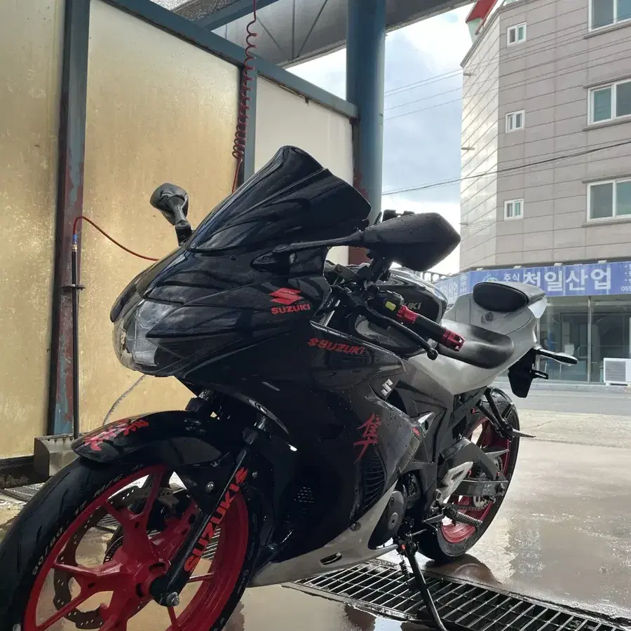 스즈키 gsx-r125 21년식 팝니다 (크루심 알파 위주 대차)