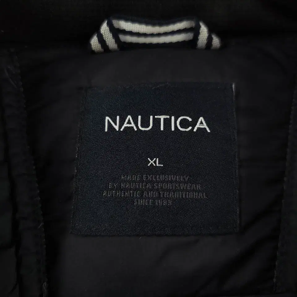 NAUTICA 노티카 딥그레이 블랙 배색 박스패치 퀼팅 폴리우븐 덕다운