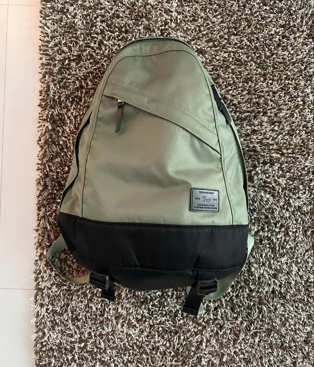 TRVR Travel Daypack