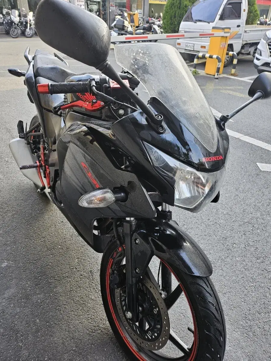 혼다 CBR125R 15년식 블랙 팝니다