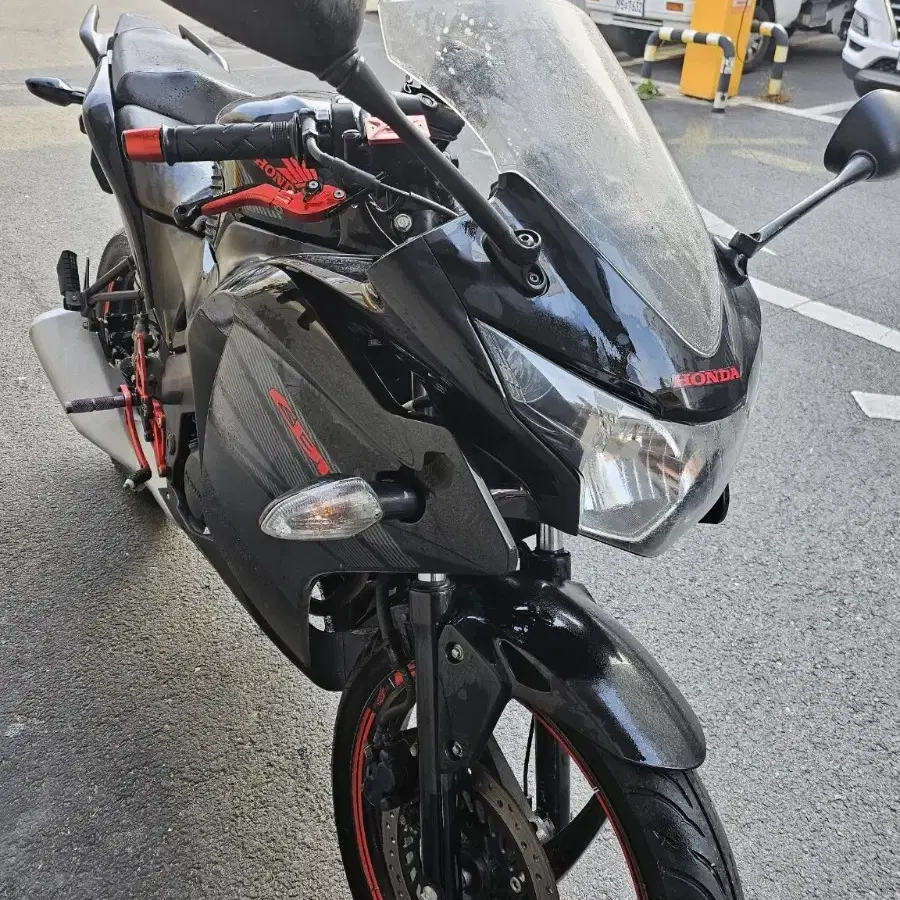 혼다 CBR125R 15년식 블랙 팝니다