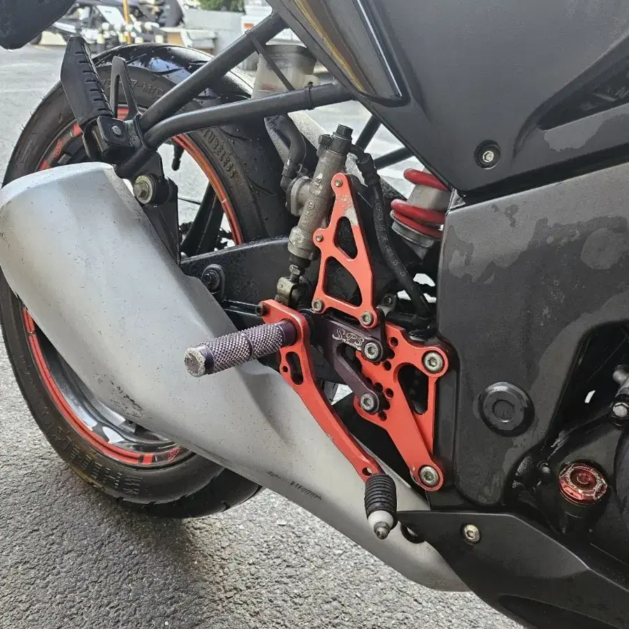 혼다 CBR125R 15년식 블랙 팝니다