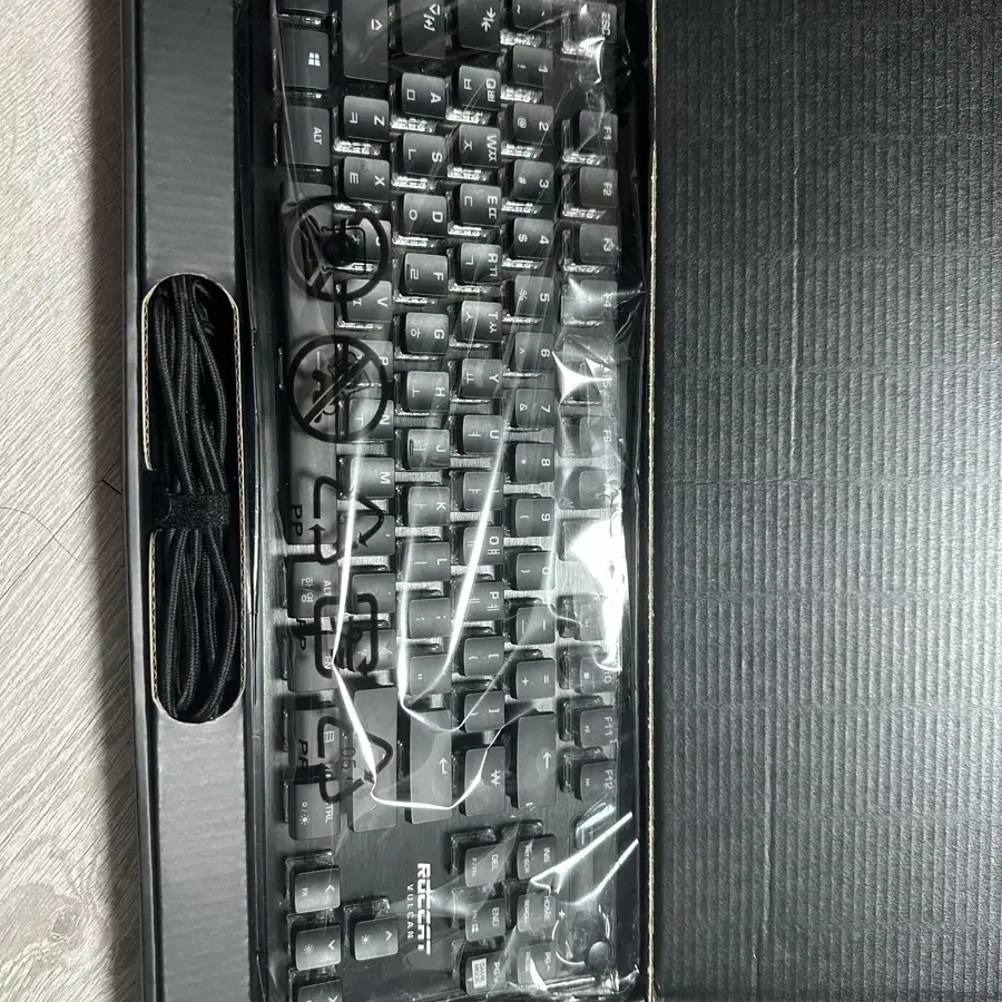 로켓 Vulcan TKL Pro 키보드