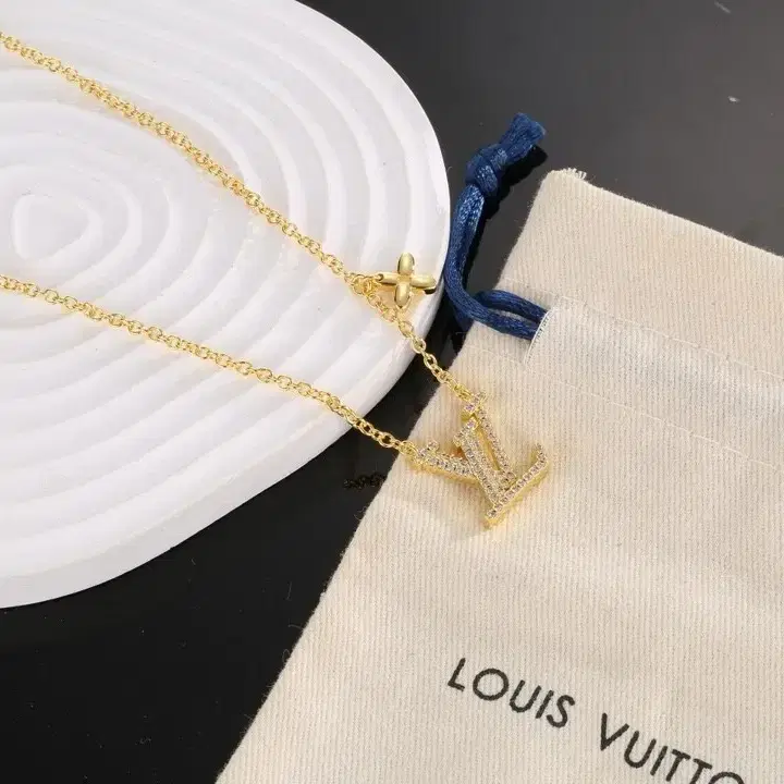 루이비통 Louis Vuitton 목걸이