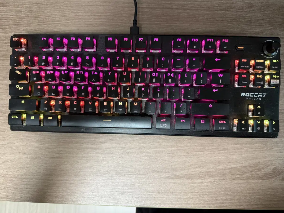 로켓 불칸 tkl pro 키보드