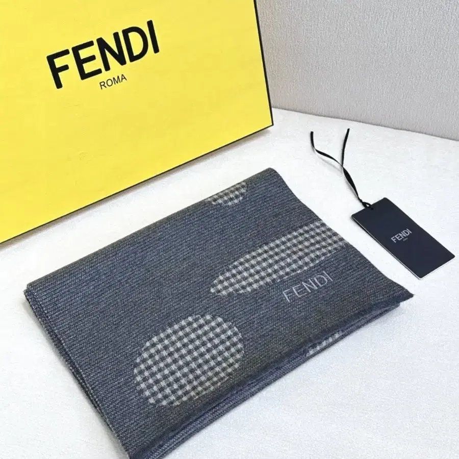 펜디 FENDI 스카프